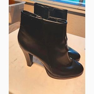 Hot kiss black faux leather ankle boots, 8. New